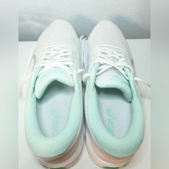 ASICS - Picture 4 of 5